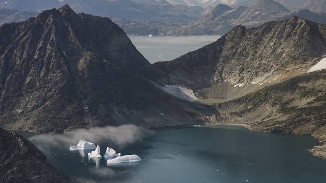 Grenlandë, NASA vëzhgon nga qielli shkrirjen e akullnajave