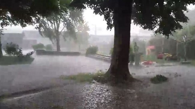 Stuhi të forta dhe rrebesh shiu në Prizren