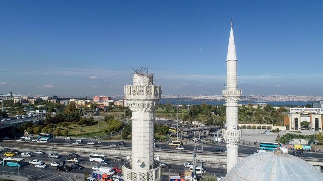 Tërmeti shkund Stambollin, rrëzohet minarja e një xhamie