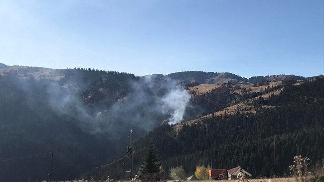 Vazhdojnë zjarret në fshatin Stankaj të Rugovës