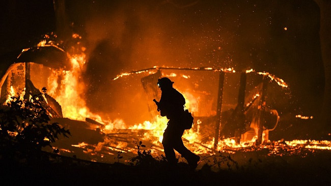 Pamje apokalipsi nga zjarret në Kaliforni
