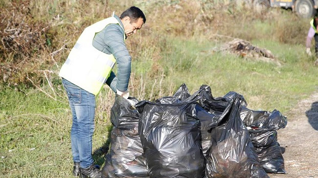 Në Durrës nis aksioni ‘Ta Pastrojmë Shqipërinë në një ditë’