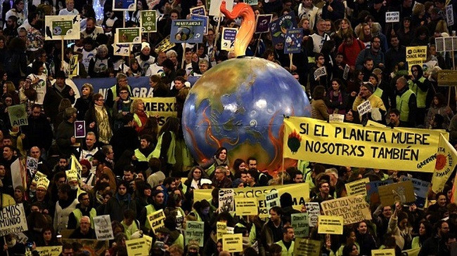 Mijëra njerëz marshuan në Madrid për më shumë veprime kundër ndryshimeve klimatike