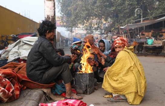 Në foto: India goditet nga temperatura të acarta, Delhi përballet me dhjetorin e dytë më të ftohtë në 100 vjet