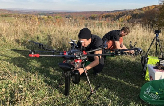 Flash Forest planifikon të mbjellë një miliard pemë deri në vitin 2028 duke përdorur dron që lëshojnë fara
