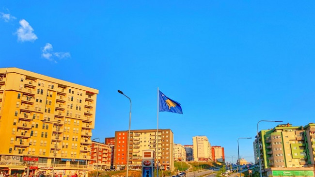 Moti në Kosovë: Çfarë parashikojnë sinoptikët për sot dhe fundjavë?