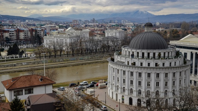 Diell, vranësira dhe reshje shiu me borë, ky është parashikimi i motit për Maqedoni