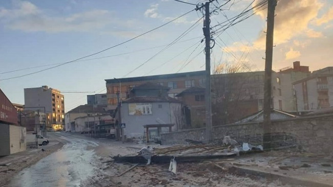 Kështu duket Istogu pas erërave të forta