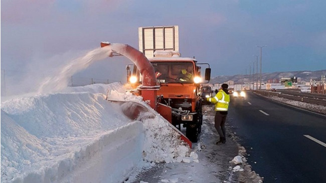 Abdixhiku: Falënderues për punëtorët e palodhshëm që rrugët tona të jenë më të sigurta