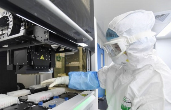 Eksperti amerikan: Koronavirusi është armë biologjike, e krijuar në një laborator në Wuhan