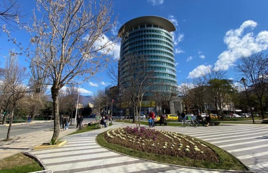 Kjo javë me mot tipik pranveror në Shqipëri, temperaturat në rritje graduale deri në 17 °C