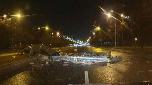 Maqedonia goditet nga erërat e forta, raportohet për dëme materiale në Shkup