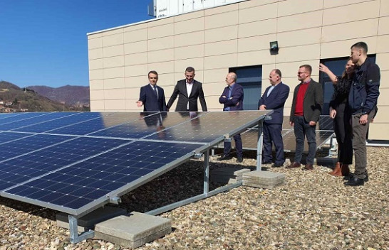 Universiteti i Mitrovicës furnizohet me energji elektrike nëpërmjet paneleve solare