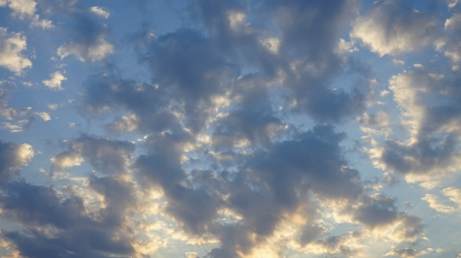 Ndryshojnë temperaturat, moti i vranët dhe me shi në Kosovë
