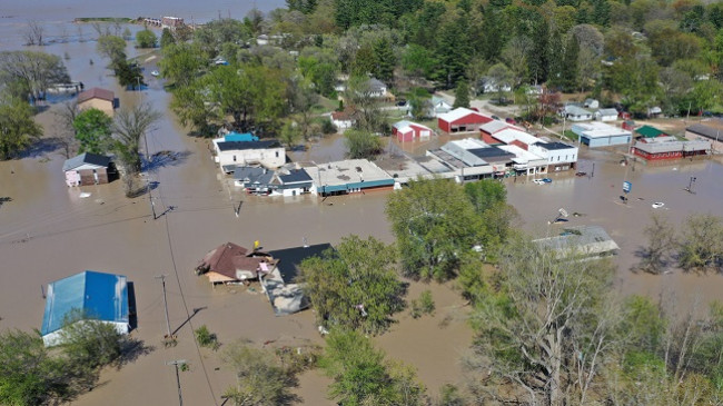Miçigan po përballet me përmbytjet katastrofale pas shpërthimit të digës '500 vjeçare' [Foto]