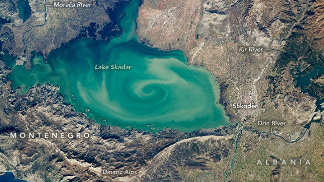 Astronauti i NASA-s kap një vorbull në mes të Liqenit të Shkodrës