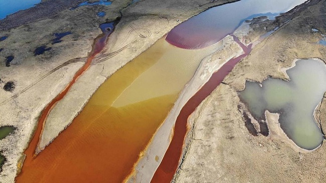 Shpërthen termocentrali në Rusi - 20 mijë ton naftë derdhën në një lumë