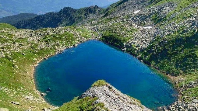 Liqeni i Jazhincës, një nga bukuritë natyrore të rralla të Kosovës