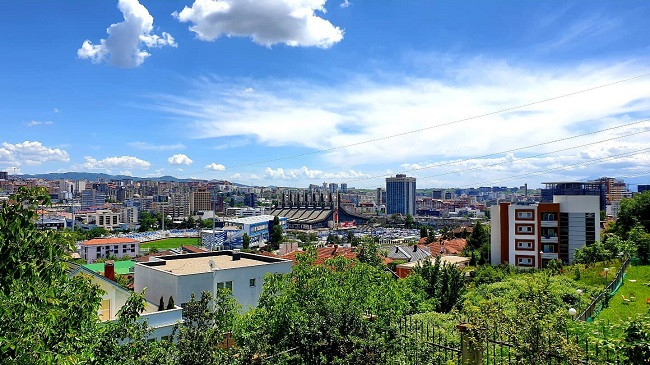Mot i nxehtë dhe me diell në Kosovë