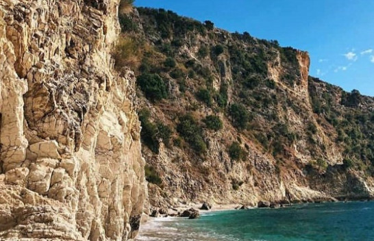 Gjiri i Filikurit, ‘parajsa’ e fshehur mes kaltërsisë dhe shkëmbinjve të lartë [Foto]