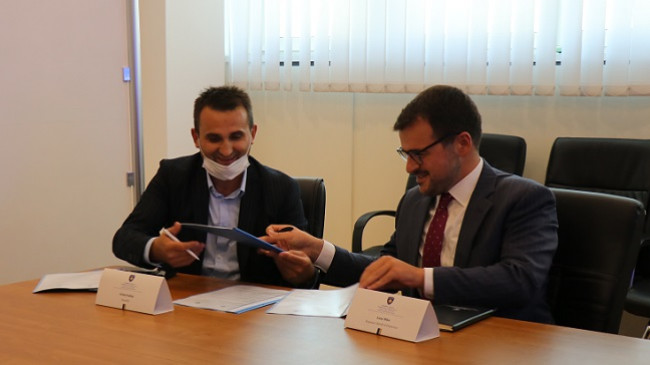 Nënshkruhet marrëveshja që çon përpara realizimin e projekteve të efiçiencës së energjisë