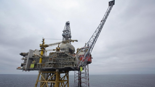 Shitja e naftës në Norvegji bie për 12 për qind