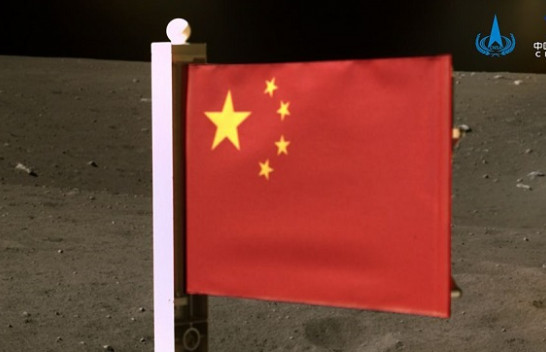 50 vite pas SHBA-së, Kina bëhet kombi i dytë që vendos flamurin e saj në Hënë