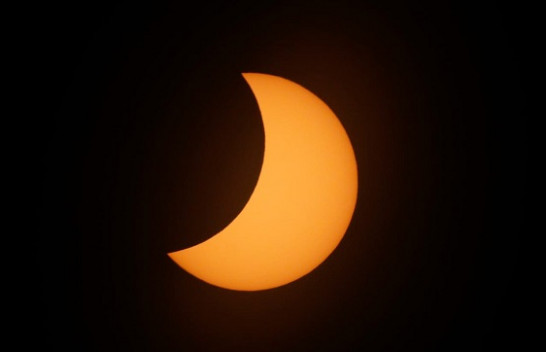 Fenomeni/ Eklipsi i plotë i diellit dhuron spektakël mbi qiellin e Kilit dhe Argjentinës [Foto]