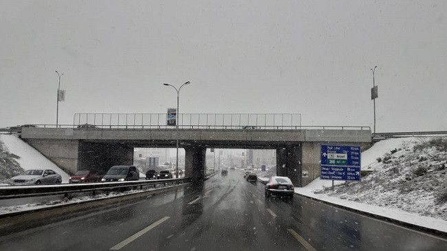 Bora mbulon Kosovën/ Policia apelon për kujdes të shtuar gjatë ngasjes në rrugë me ngrica