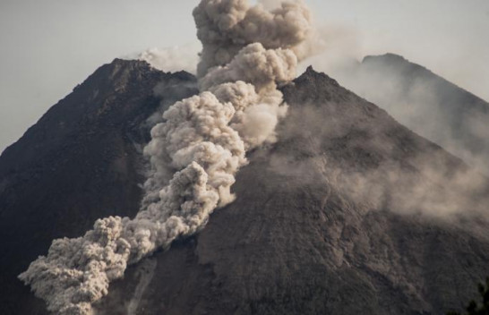 Vullkani Merapi në Indonezi shpërthen 52 herë brenda 24 orëve