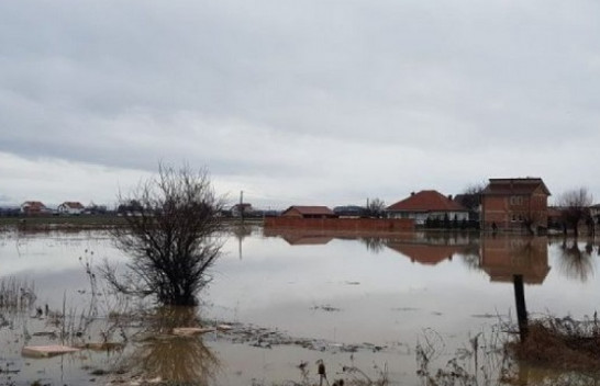 Vërshime në Podujevë, bllokohen disa shtëpi në fshatin Dumosh