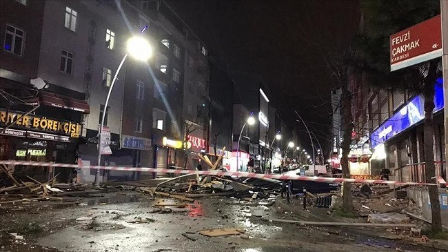 Pamje të frikshme/ Stambolli goditet nga një stuhi e madhe
