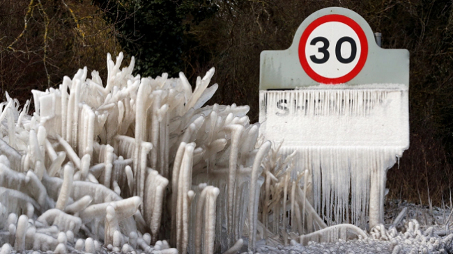 I ftohti polar godet Britaninë, shënohen temperaturat më të ulëta në 26 vitet e fundit