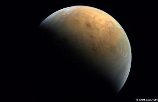 Emiratet e Bashkuara Arabe publikojnë fotografinë e parë të Marsit, të marrë nga sonda e saj