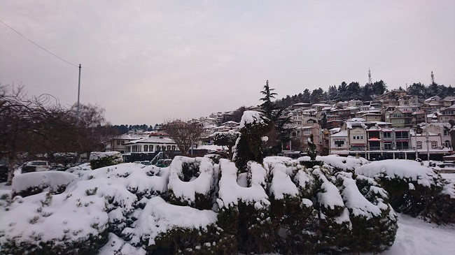 Moti sot me vranësira dhe reshje shiu e bore në Maqedoni