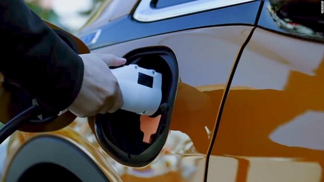 Xiaomi po investon 10 miliard dollarë për t'u bashkuar në garën e veturave elektrike