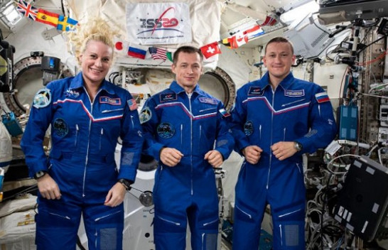 Pas 185 ditësh në hapësirë, kthehen në Tokë dy kozmonautët rusë dhe astronautja e NASA-s