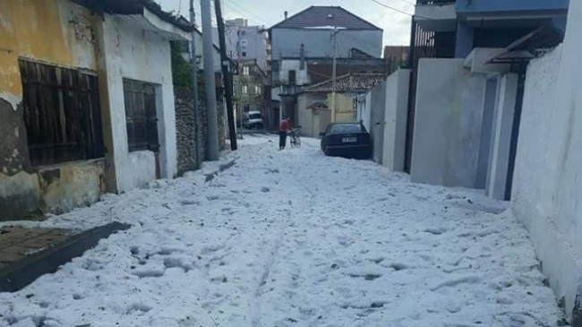 Stuhia e breshërit 'pushton' Shkodrën [Foto]