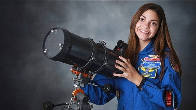 Kjo vajzë do të jetë personi i parë që do të zbresë në Mars