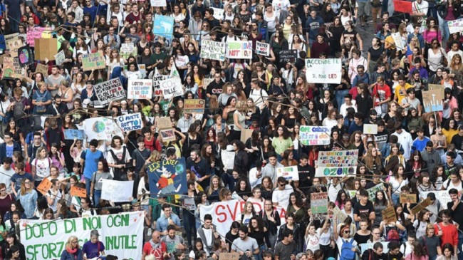 Të rinjtë europianë i frikësohen më shumë klimës sesa sëmundjeve