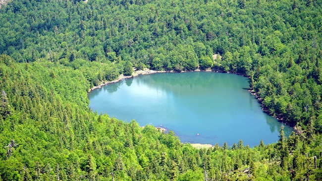 Liqenet e Dhoksit: Aty ku fjala ‘e bukur’ nuk mjafton