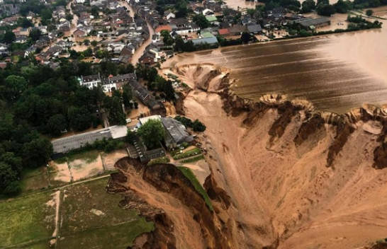 Thellohet bilanci nga përmbytjet në Europën Perëndimore: Të paktën 150 të vdekur, mbi 1000 të zhdukur [Foto]