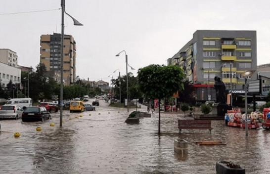 Pas reshjeve të mëdha të shiut në Gjilan, Haziri aktivizon shtabin emergjent