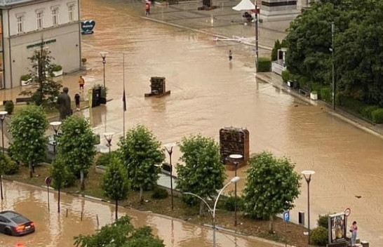 Prishtina bëhet 'lumë' pas stuhisë së madhe [Foto]