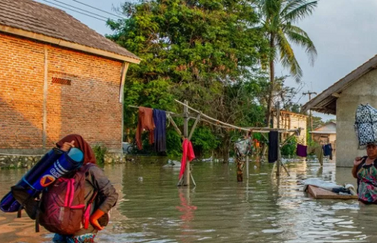 Përmbytet India, të paktën 129 të vdekur