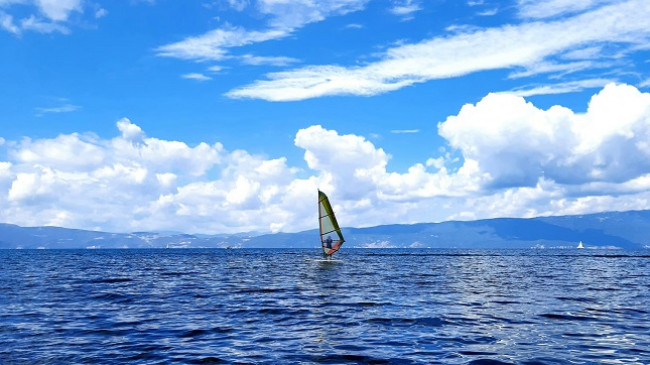 Moti sot në Maqedoni, me diell dhe vranësira mesatare, pasdite me reshje shiu