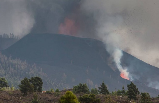 Vazhdon shpërthimi i vullkanit në La Palma të Spanjës