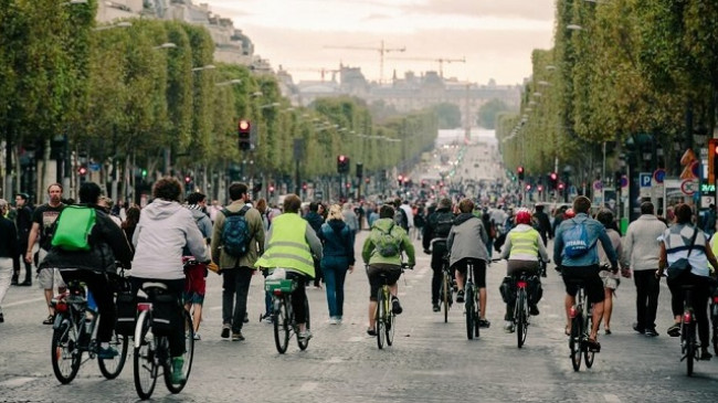Parisi po investon 250 milionë euro për t'u bërë 100 për qind ‘qytet i biçikletave’
