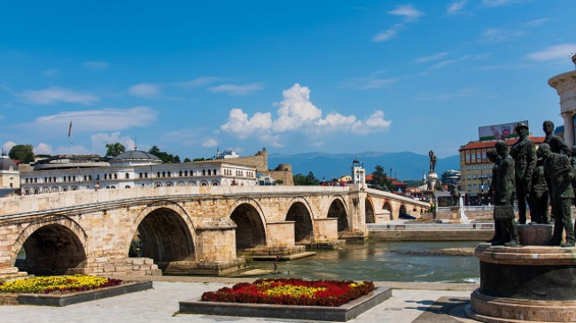 Diell dhe ftohtë, njihuni me parashikimin e motit në Maqedoni