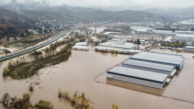 Reshjet e mëdha të shiut shkaktojnë përmbytje në Bosnjë dhe Hercegovinë [Foto]